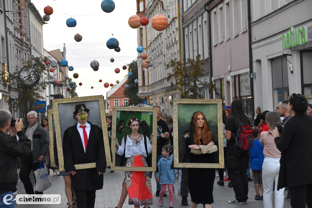 Parada Chodzących Obrazów ponownym hitem 9 Hills