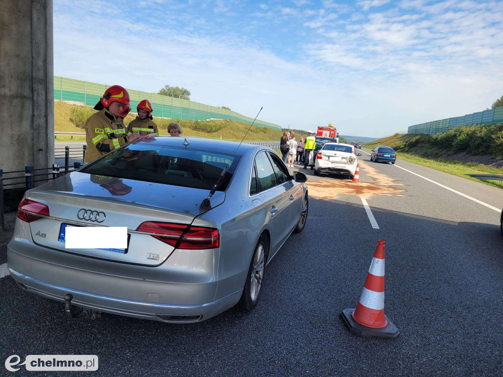 Kolizja 3 samochodów na autostradzie A1