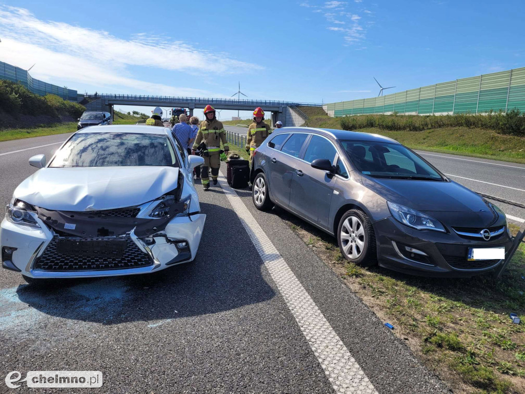 Kolizja 3 samochodów na autostradzie A1