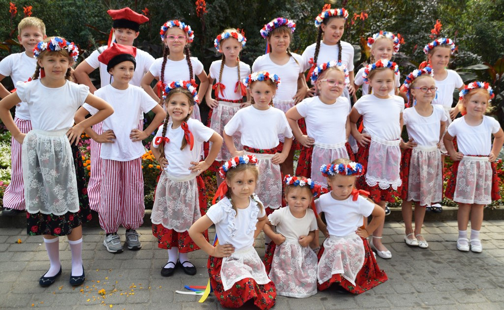 Radosne występy zespołów na Festiwalu Folkloru 