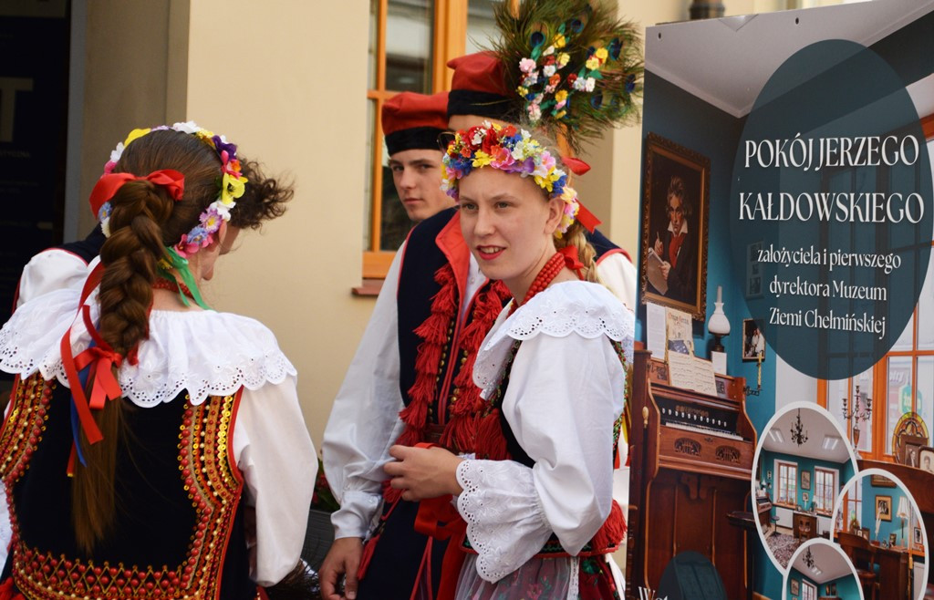 Radosne występy zespołów na Festiwalu Folkloru 