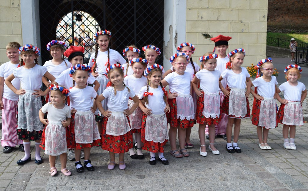 Radosne występy zespołów na Festiwalu Folkloru 