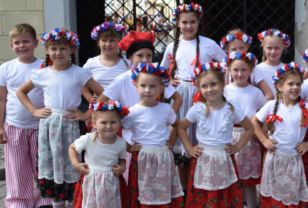 Radosne występy zespołów na Festiwalu Folkloru 
