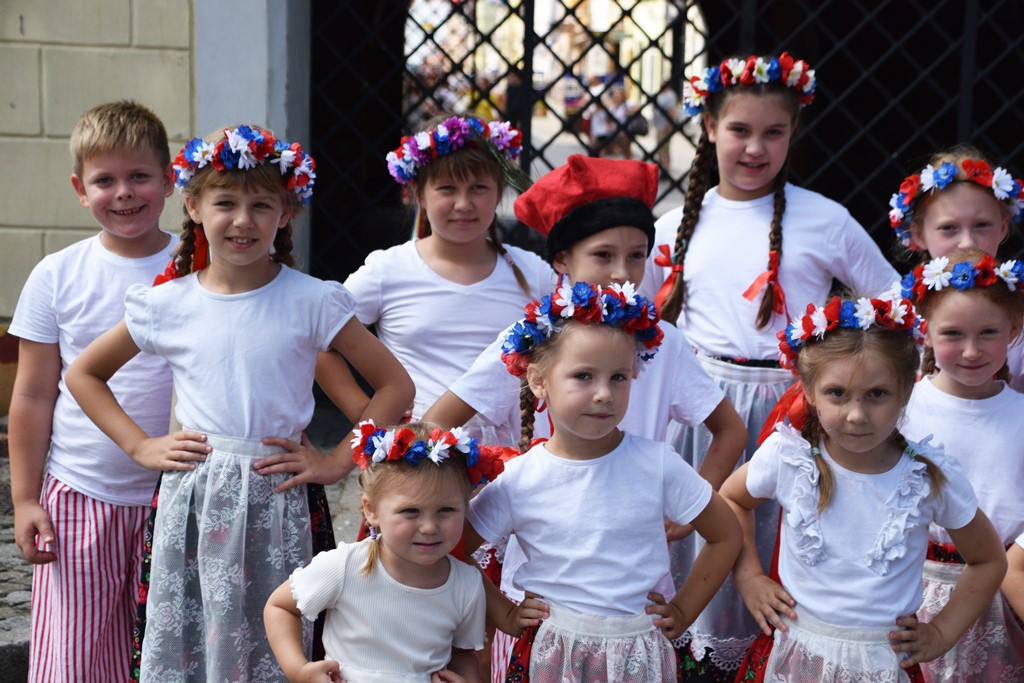 Radosne występy zespołów na Festiwalu Folkloru 