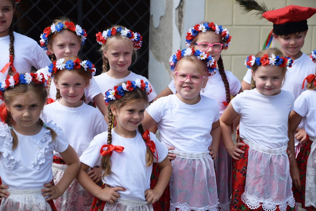 Radosne występy zespołów na Festiwalu Folkloru 