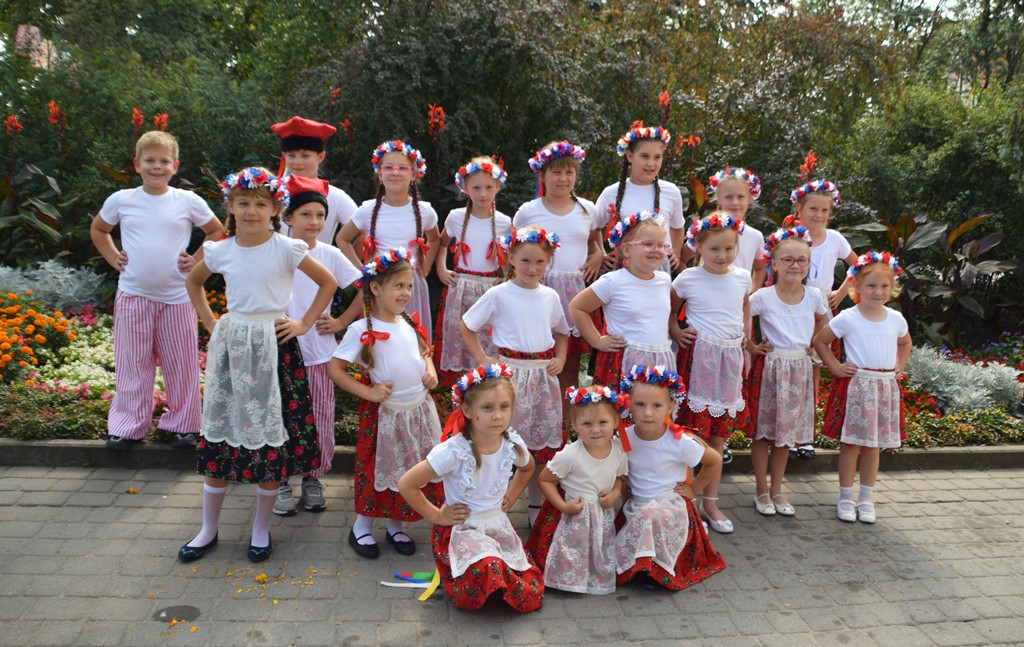 Radosne występy zespołów na Festiwalu Folkloru 