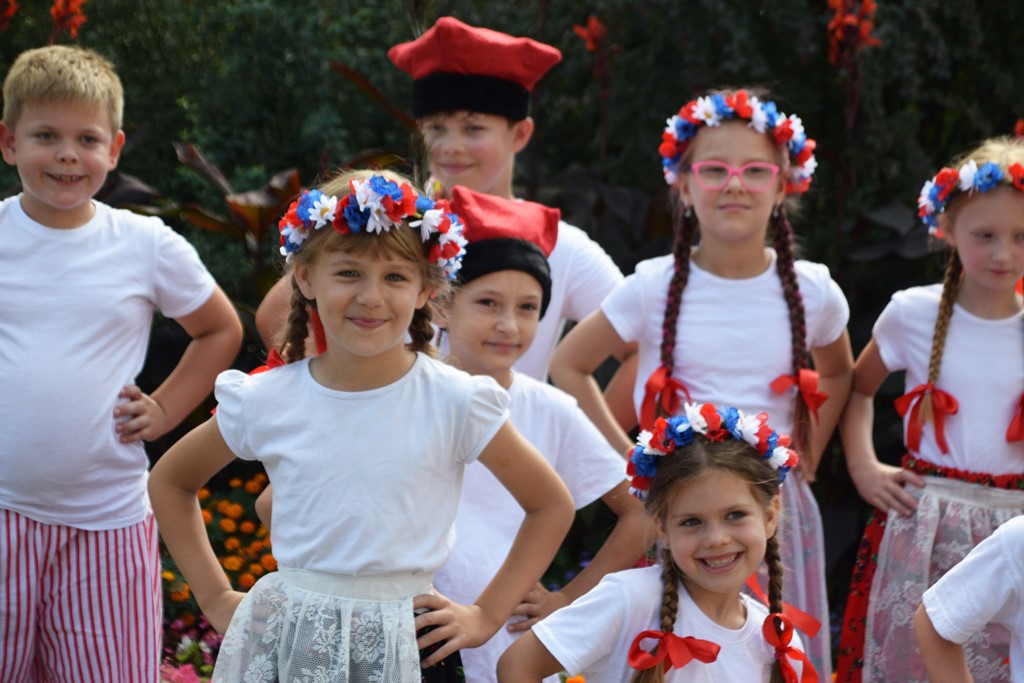 Radosne występy zespołów na Festiwalu Folkloru 