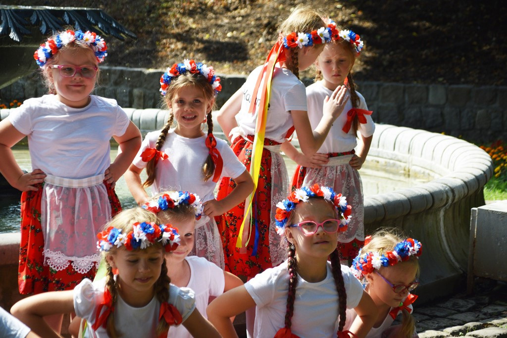 Radosne występy zespołów na Festiwalu Folkloru 
