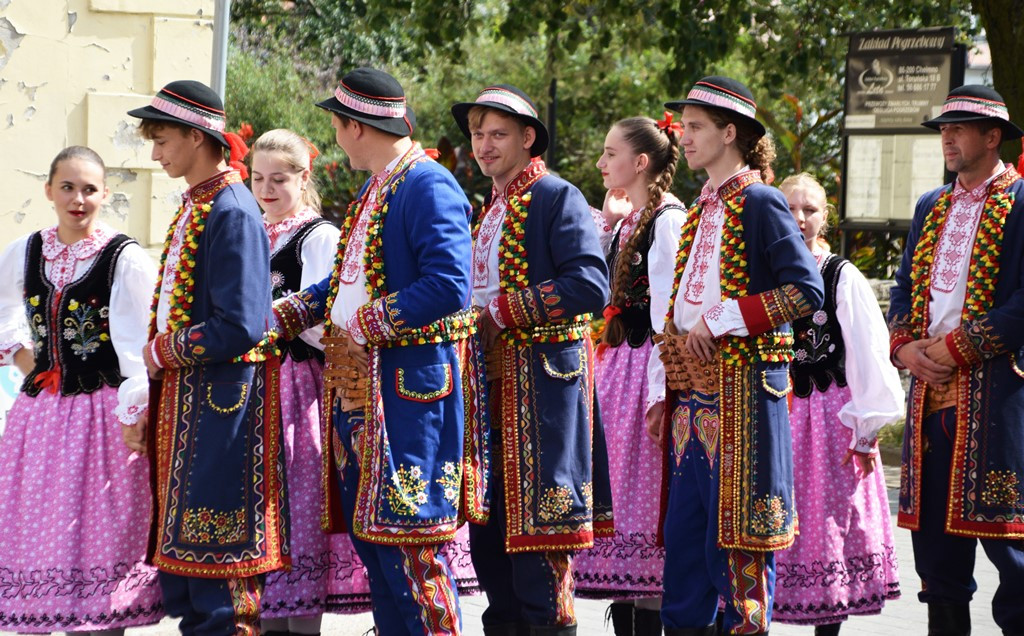 Radosne występy zespołów na Festiwalu Folkloru 