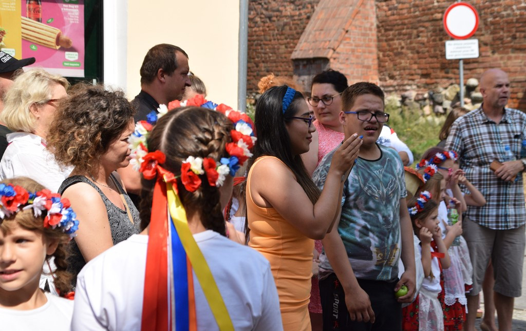 Radosne występy zespołów na Festiwalu Folkloru 