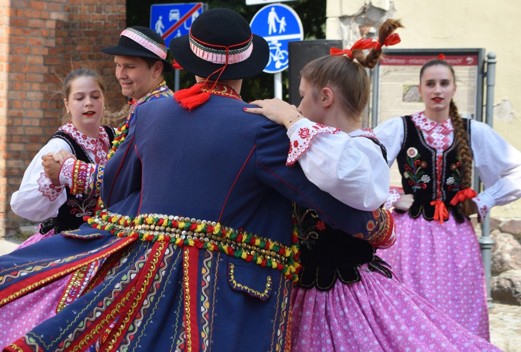 Radosne występy zespołów na Festiwalu Folkloru 