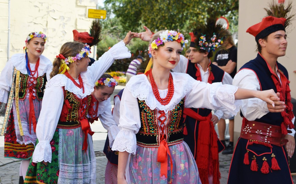 Radosne występy zespołów na Festiwalu Folkloru 
