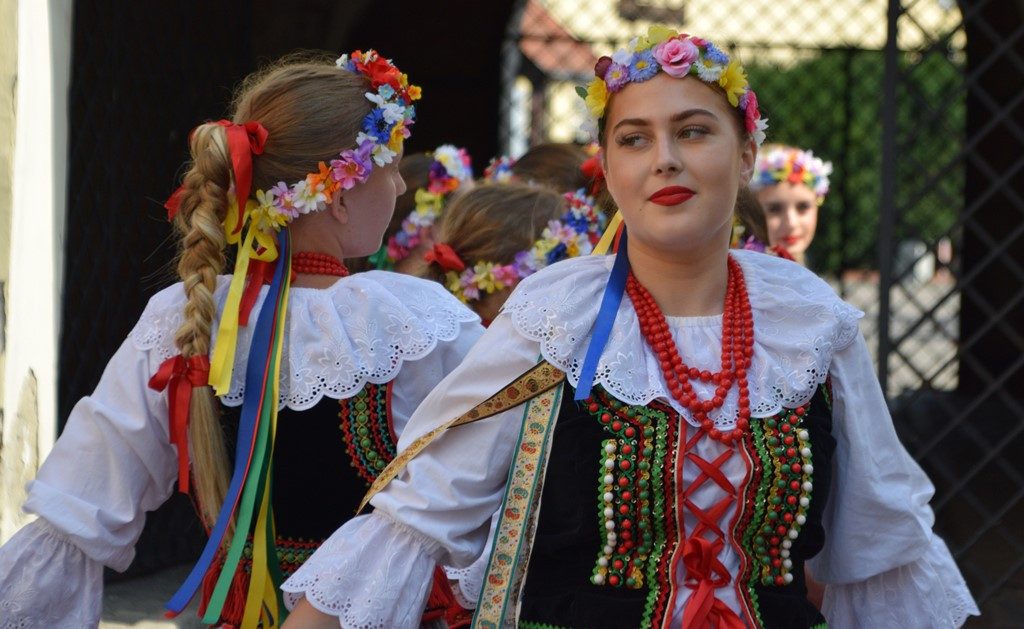 Radosne występy zespołów na Festiwalu Folkloru 