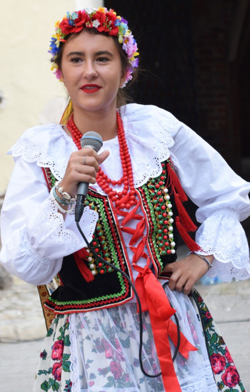Radosne występy zespołów na Festiwalu Folkloru 