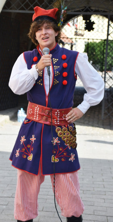 Radosne występy zespołów na Festiwalu Folkloru 