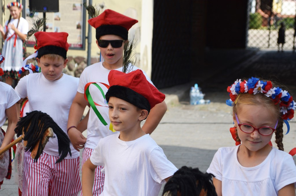 Radosne występy zespołów na Festiwalu Folkloru 