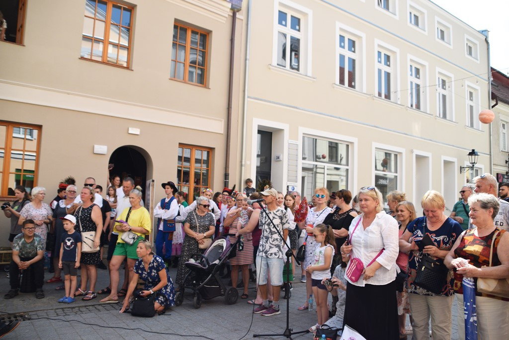 Radosne występy zespołów na Festiwalu Folkloru 