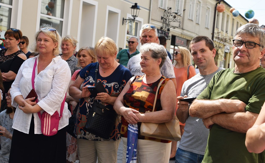 Radosne występy zespołów na Festiwalu Folkloru 