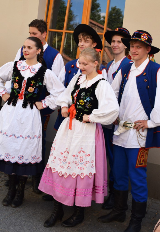 Radosne występy zespołów na Festiwalu Folkloru 