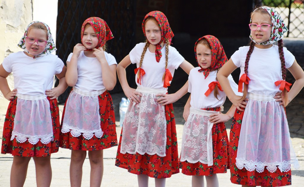 Radosne występy zespołów na Festiwalu Folkloru 