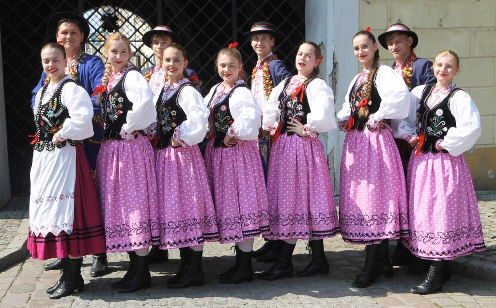 Radosne występy zespołów na Festiwalu Folkloru 