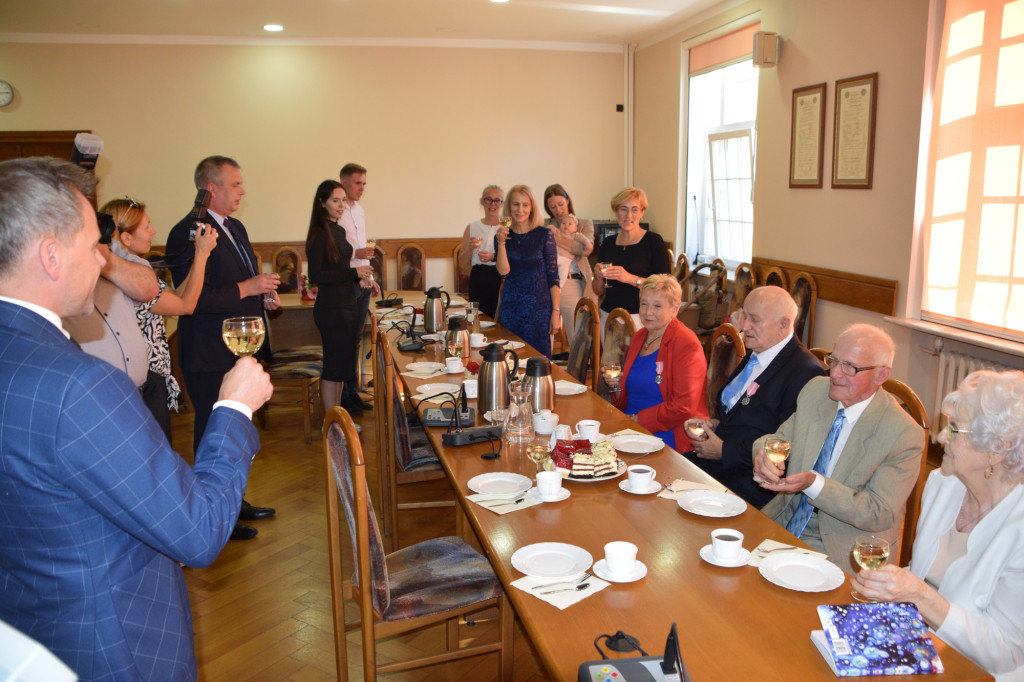 Medale Prezydenta dla Państwa Zawadzkich i Gostomskich
