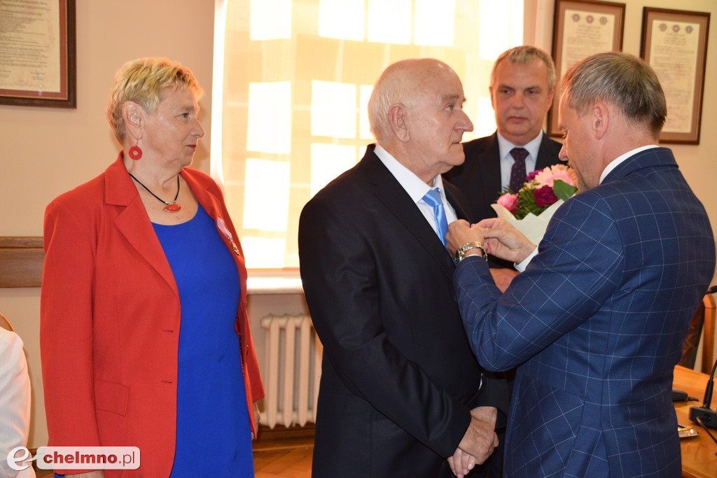 Medale Prezydenta dla Państwa Zawadzkich i Gostomskich