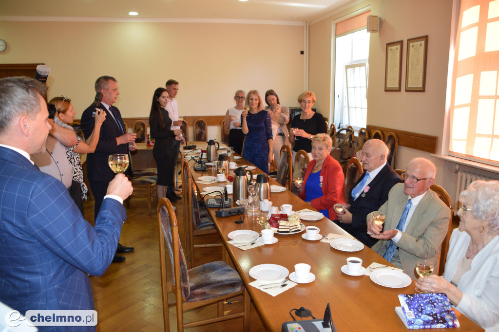 Medale Prezydenta dla Państwa Zawadzkich i Gostomskich