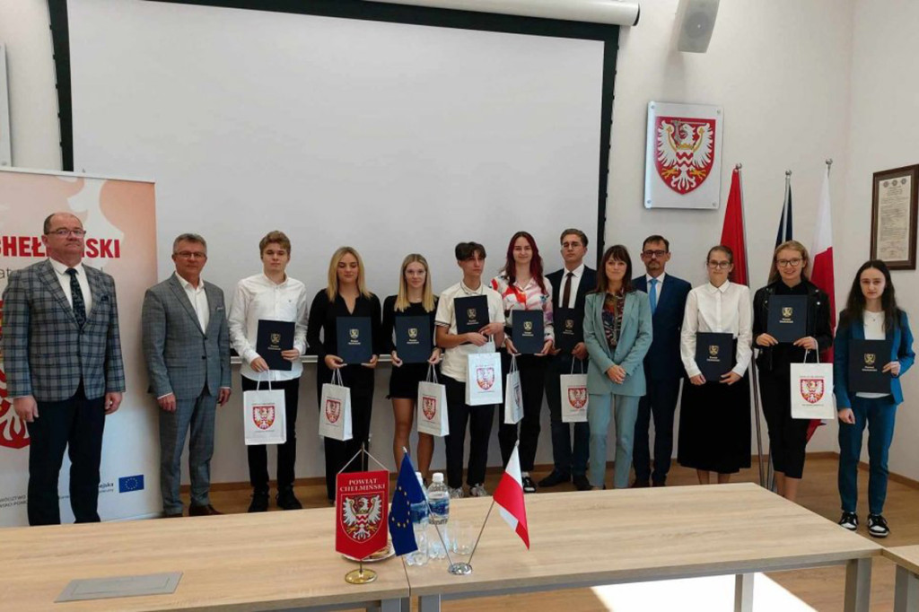Uroczyste wręczenie listów gratulacyjnych