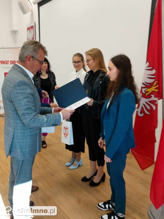 Uroczyste wręczenie listów gratulacyjnych