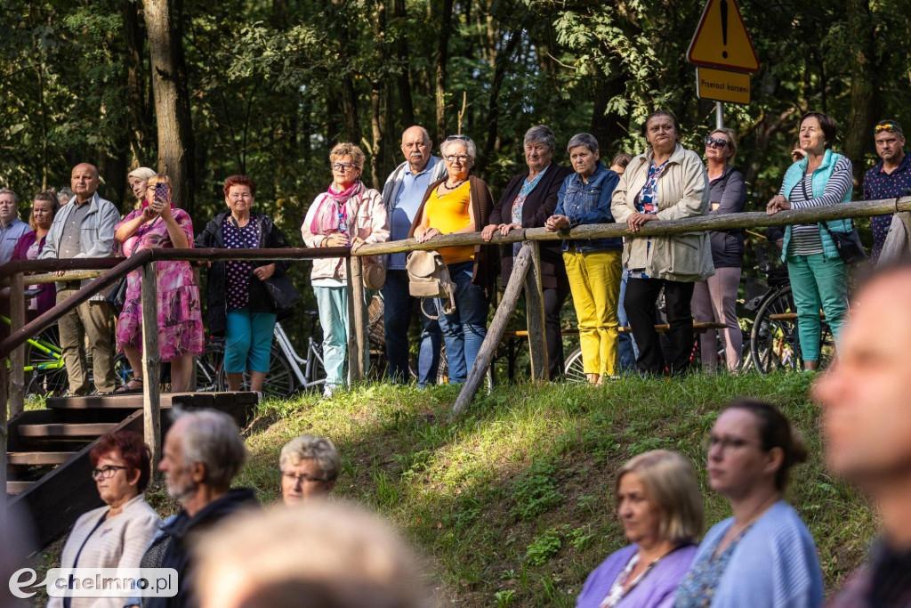Pamięci zamordowanych w raciniewskim lesie