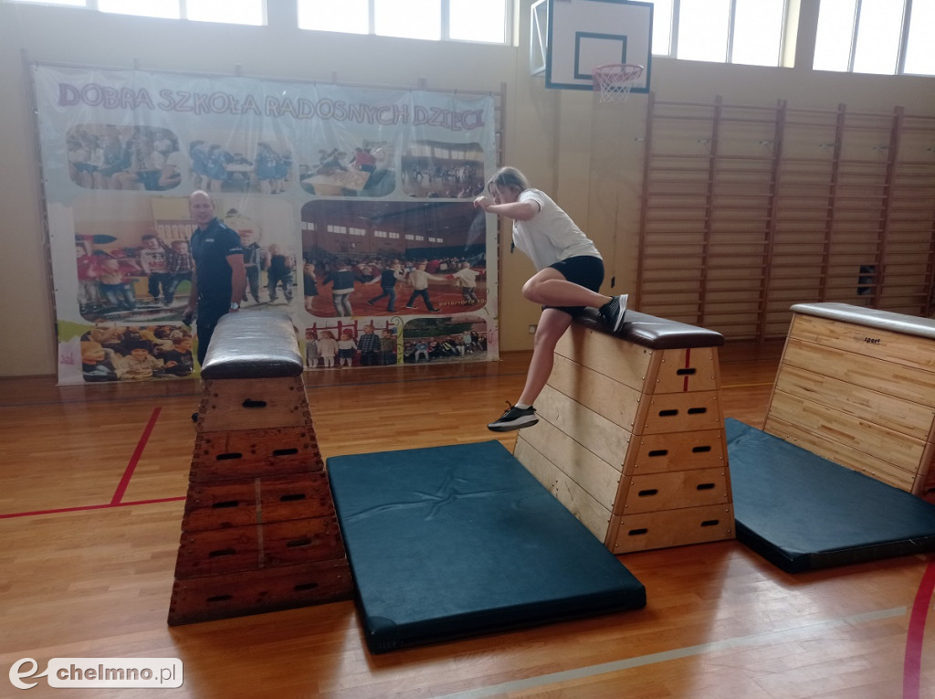 Próbny test sprawności fizycznej dla kandydatów do Policji