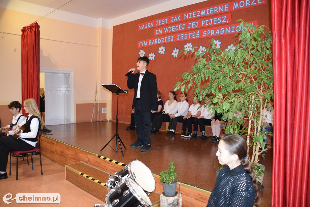 Oto wyróżnieni przez Burmistrza Nauczyciele i Dyrektorzy