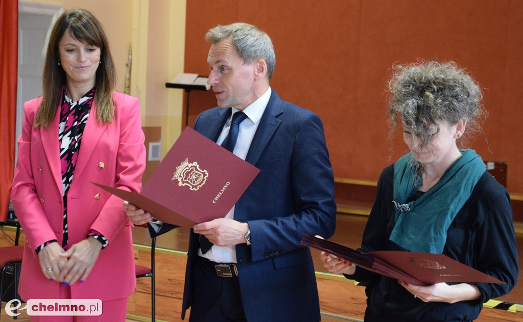 Oto wyróżnieni przez Burmistrza Nauczyciele i Dyrektorzy