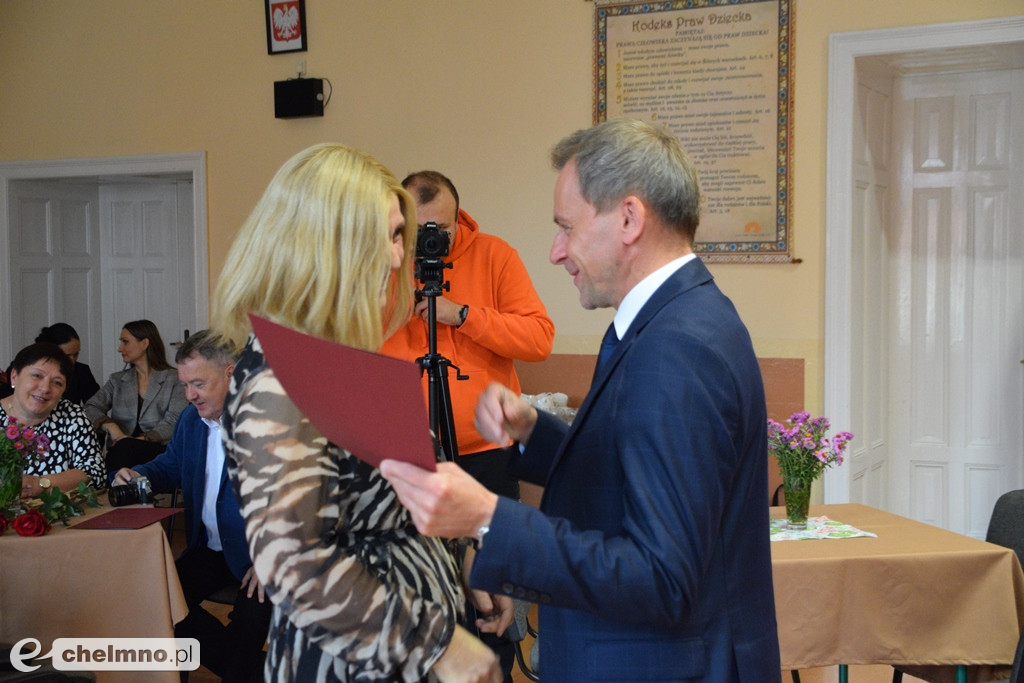 Oto wyróżnieni przez Burmistrza Nauczyciele i Dyrektorzy