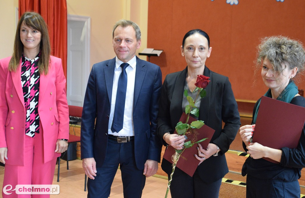 Oto wyróżnieni przez Burmistrza Nauczyciele i Dyrektorzy