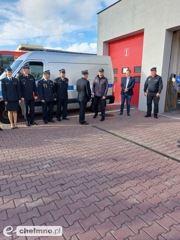 Druhowie z Unisławia cieszą się wozem operacyjno-konwojowym