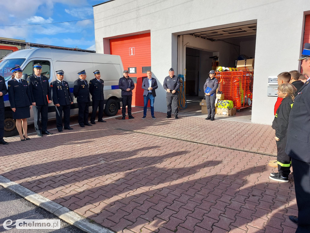 Druhowie z Unisławia cieszą się wozem operacyjno-konwojowym