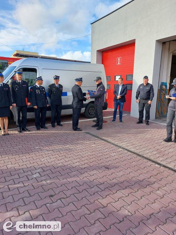 Druhowie z Unisławia cieszą się wozem operacyjno-konwojowym
