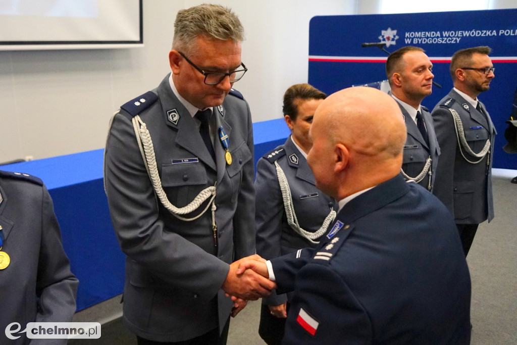 Bohaterskie czyny policjantów z Chełmna nagrodzono „Kryształowym Sercem”