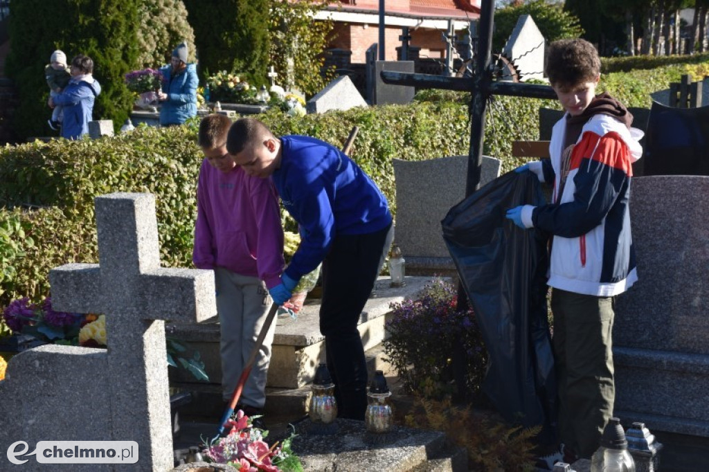 Uporządkowaliśmy zapomniane groby w Unisławiu