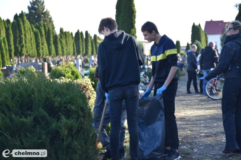 Uporządkowaliśmy zapomniane groby w Unisławiu