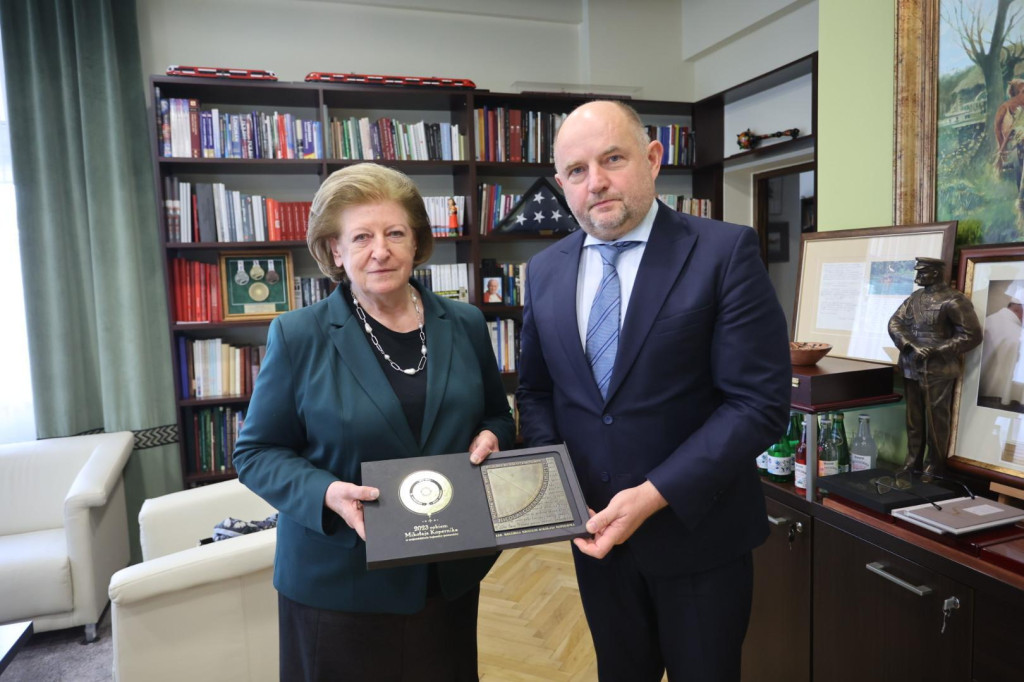Wizyta profesor Suchockiej w Toruniu