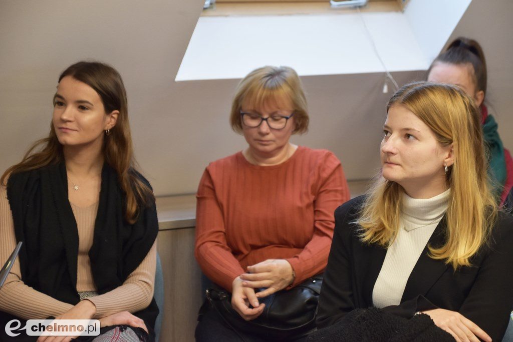 Na dzisiejszej Giełdzie Pracy opowiadano o wolnych etatach w okolicznych firmach