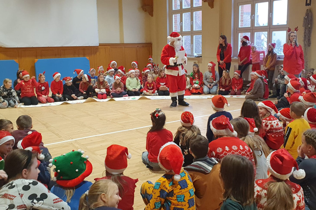 Mikołajki w młodszych klasach 
