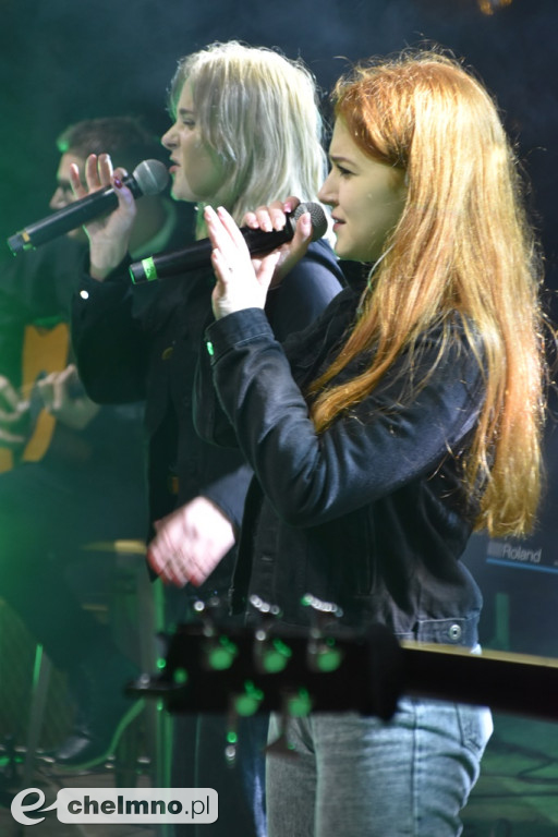 Za nami deszczowy, ale wesoły koncert „W rytmie 9 wzgórz”