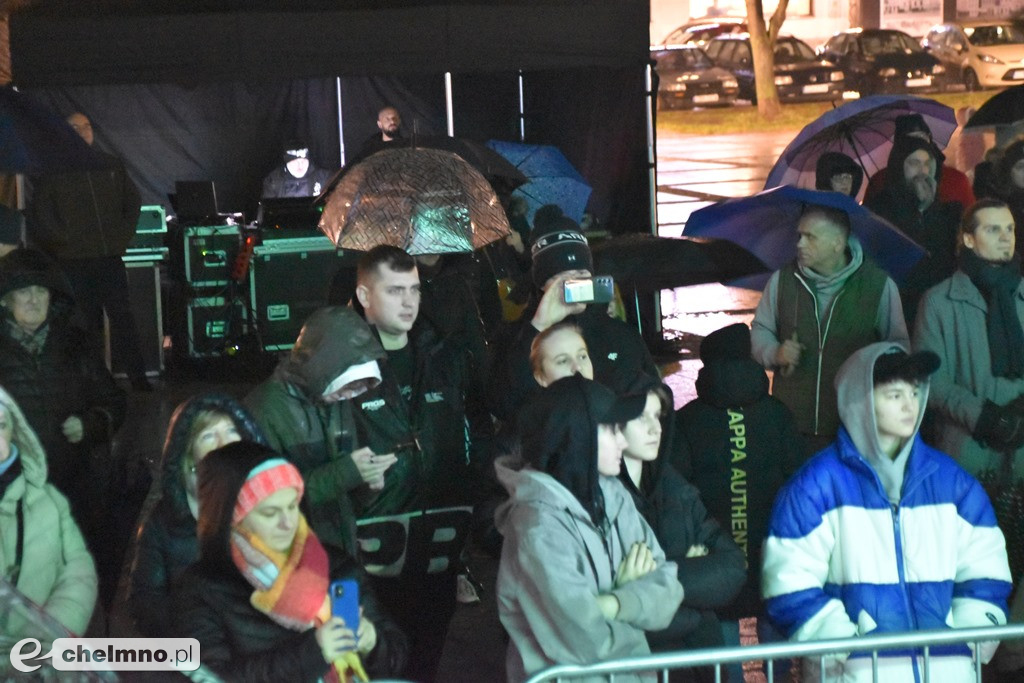 Za nami deszczowy, ale wesoły koncert „W rytmie 9 wzgórz”
