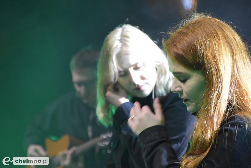 Za nami deszczowy, ale wesoły koncert „W rytmie 9 wzgórz”