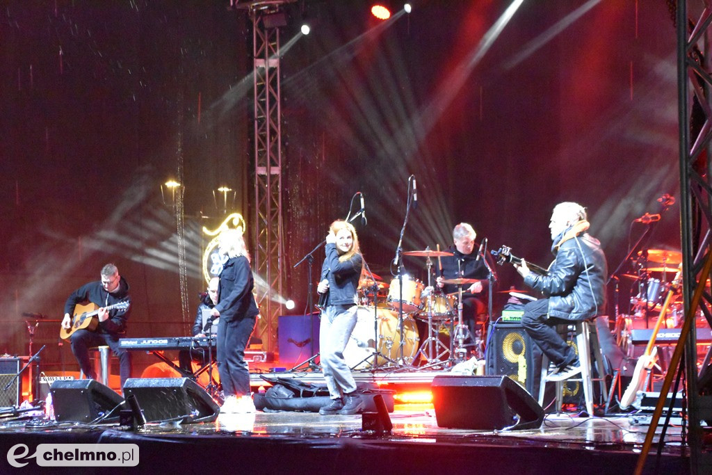 Za nami deszczowy, ale wesoły koncert „W rytmie 9 wzgórz”