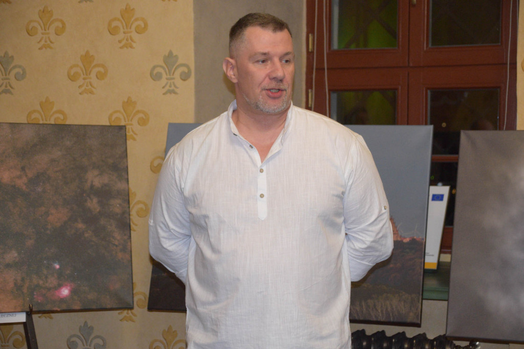 Ciekawe ujęcia nieba na wystawie Krzysztofa Kujawy